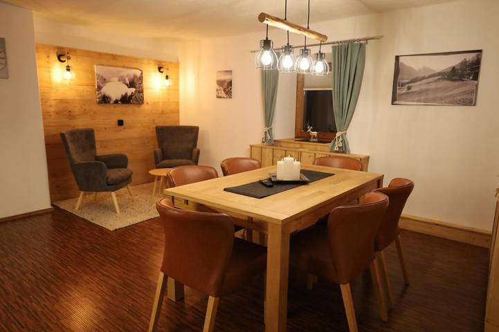 Last minute apartment voor 6 personen, with Balkon and Terras as well as Uitzicht in Neder