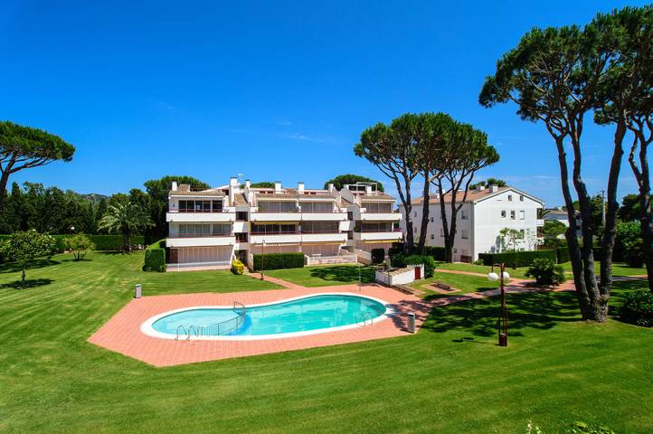 Apartamento entero, Bf-5 Bonito apartamento, en comunidad con piscina in Platja de Port Bo (Palafrugell), Palafrugell
