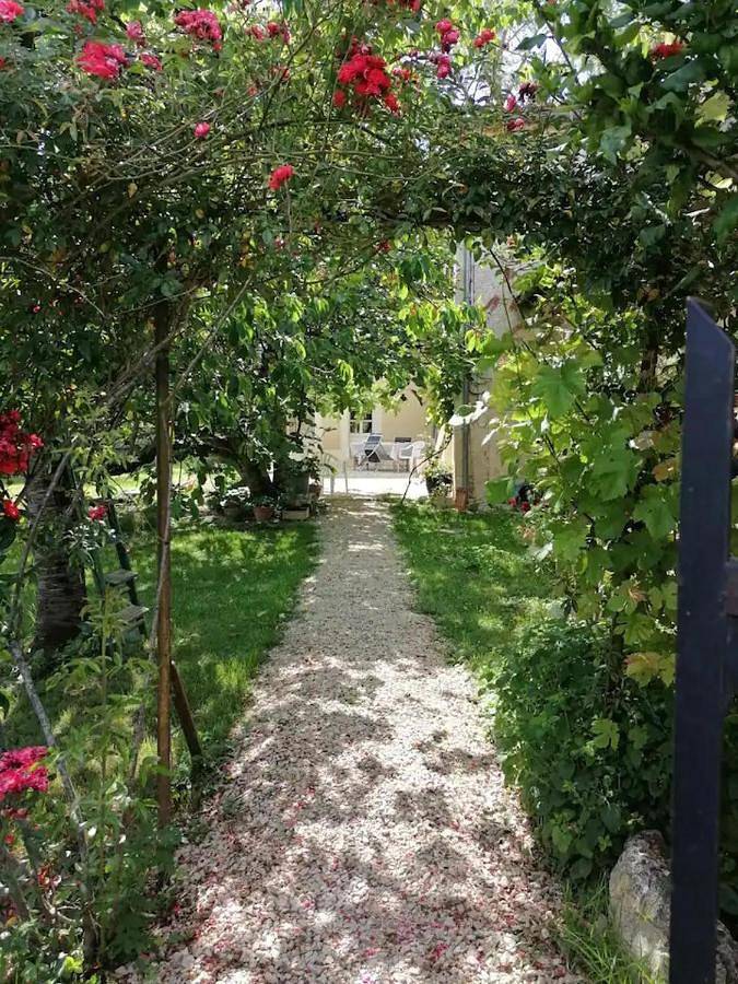 Location de vacances pour 2 personnes, avec Terrasse et Jardin ainsi que Vue sur le lac et Vue à Mauvezin