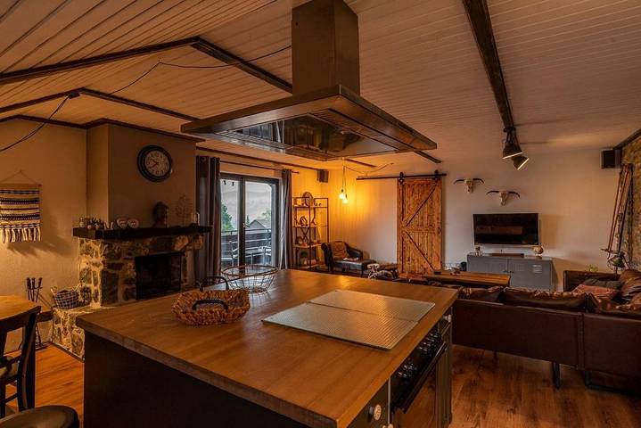 Ferienwohnung für 8 Personen, mit Balkon und Terrasse sowie Garten und Ausblick in Hildfeld