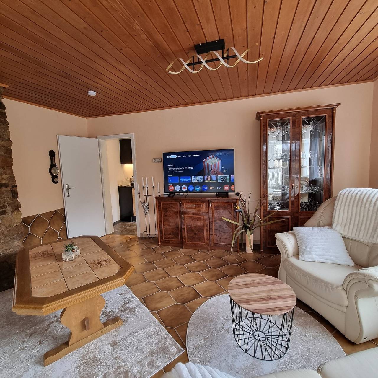 Idyllischer Ferienbungalow in ruhiger Lage mit Pool und großen Garten in Rastenberg, Saale-Unstrut