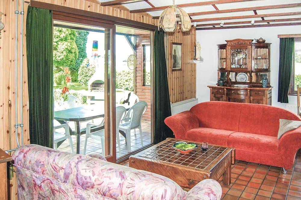 Gorgeous home in Wachtebeke with Wifi in Wachtebeke, Oost-Vlaanderen