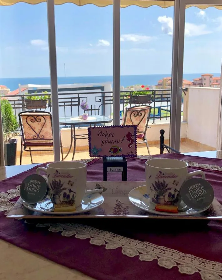 Apartamento de vacaciones para 4 personas, con vistas y piscina además de jardín y piscina para niños - 1