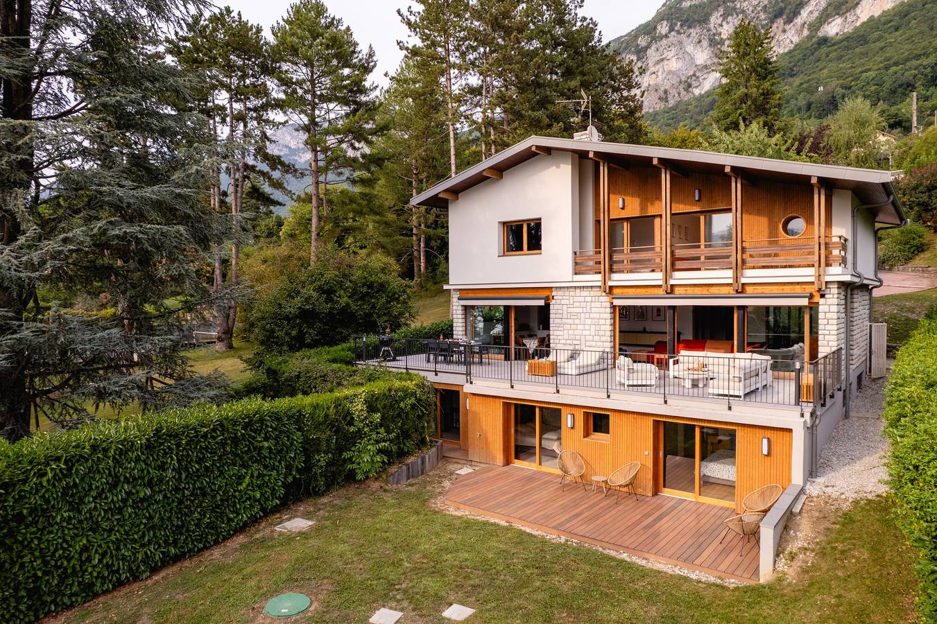 Villa Sarmaz – Accès direct au lac et ponton privé in Veyrier-du-Lac, Annecy region