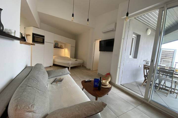 Studio entier, Le Couchant studio Vue Mer B401 dans résidence avec accès privé à la plage in Le Grau-du-Roi, Côte d'Améthyste