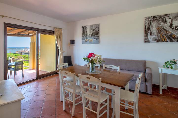 Villa "Azzurra" with Sea View, Pool and Garden in Punta De Su Turrione, Stintino