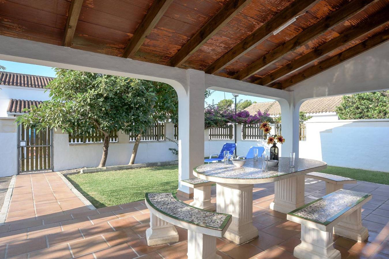 Casa vacacional 'Miguelin 8' con piscina compartida, Wi-Fi y aire acondicionado in Playa de Zahora, Barbate