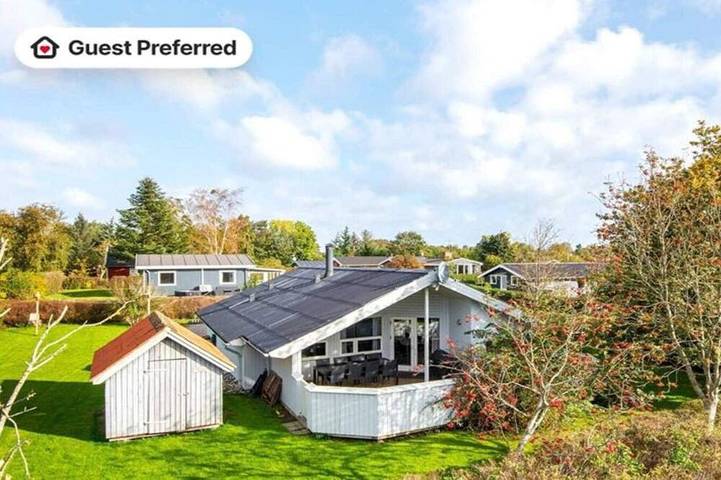 Ferienhaus für 8 Personen, mit Sauna und Terrasse sowie Garten und Whirlpool, mit Haustier in Pøt Strandby