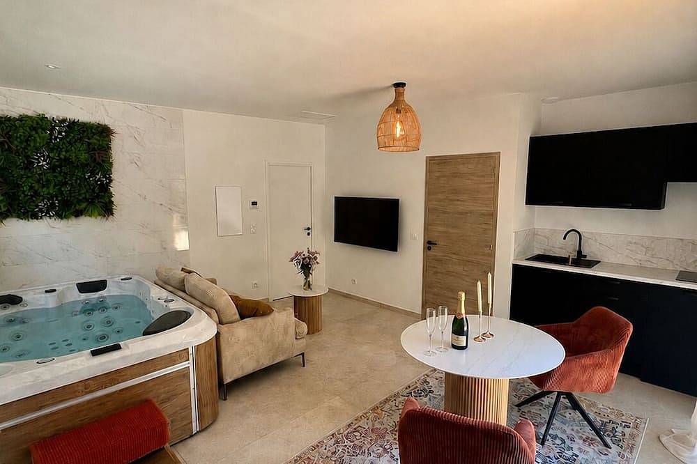 Le cocon de la rivière in Saint-Drézéry, Côte méditerranéenne (France)