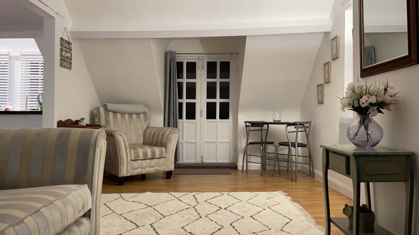 Entire holiday apartment, Apartment Sleeps 2 with Wi-Fi in Ludlow (Shropshire), Shropshire Hills