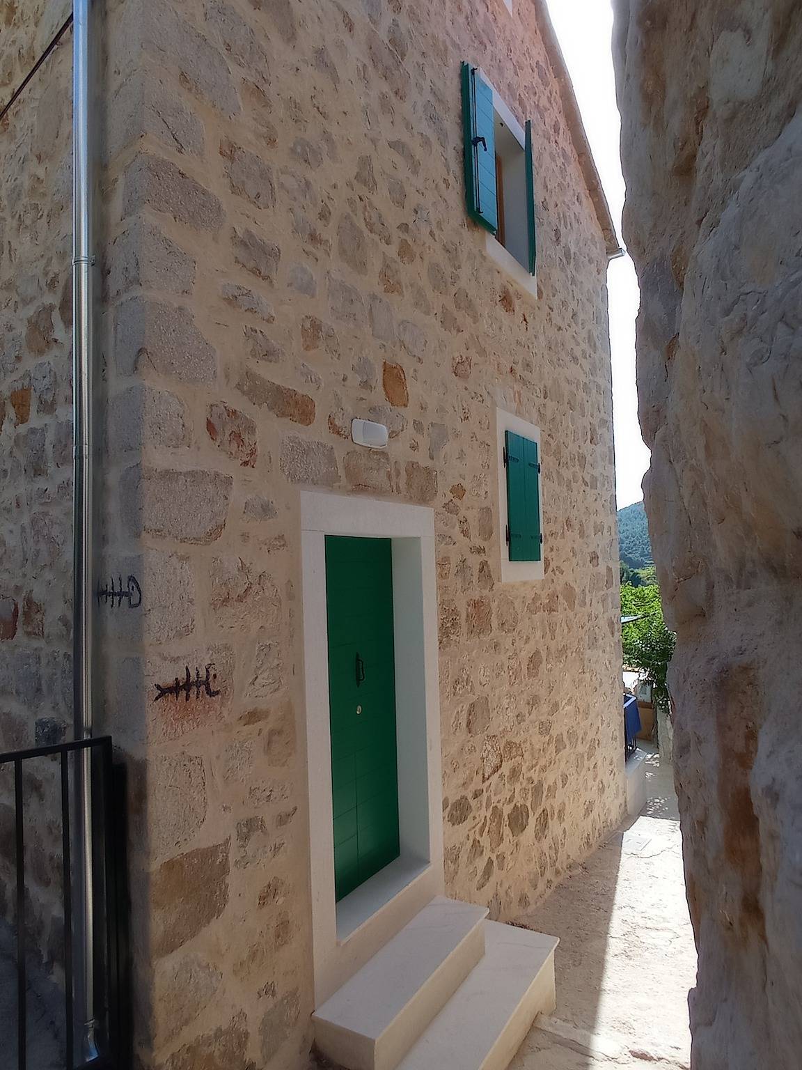 Ganze Wohnung, 1-Zimmer-Ferienwohnung mit Klima Pitve (Hvar) -b in Pitve, Hvar