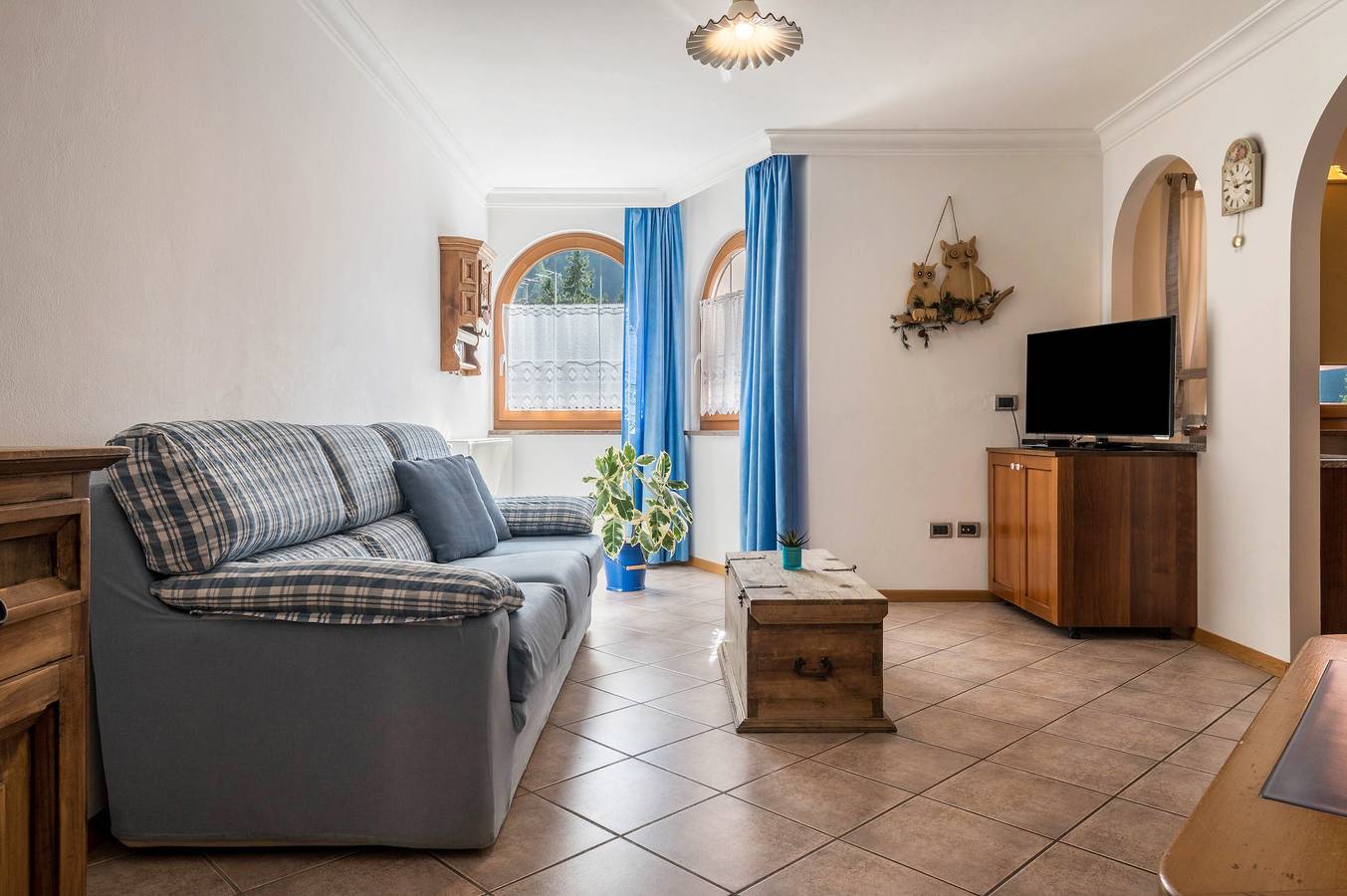 Entire apartment, Apartment 'Villa Lory 6' with Mountain View, Shared Garden and Wi-Fi in Canazei, Dolomiti Superski