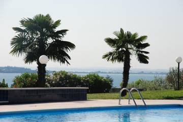 Ferienwohnung für 6 Personen, mit Garten und Balkon sowie Pool, kinderfreundlich in Manerba del Garda