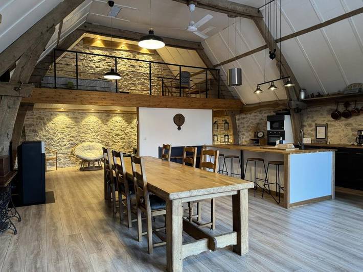 Location de vacances pour 8 personnes, avec Terrasse et Jardin à Thégra