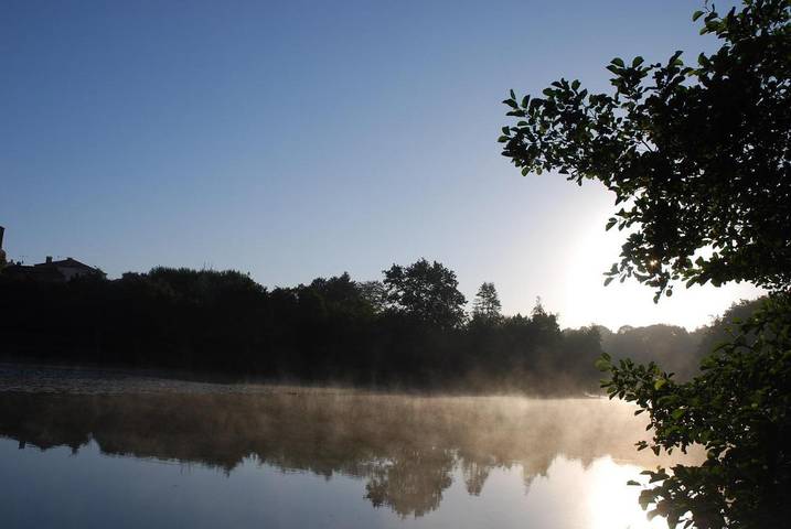 Location de vacances pour 6 personnes, avec jardin ainsi que vue et piscine à Vouvant - 3