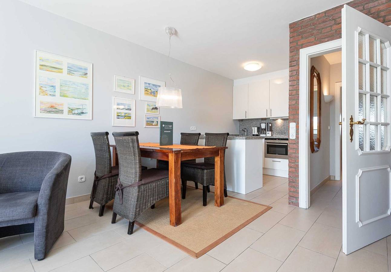 Ganze Wohnung, Gemütliche Ferienwohnung mit 3 Zimmern und ca. 65 m², für bis zu 4 Personen in Wenningstedt, Sylt