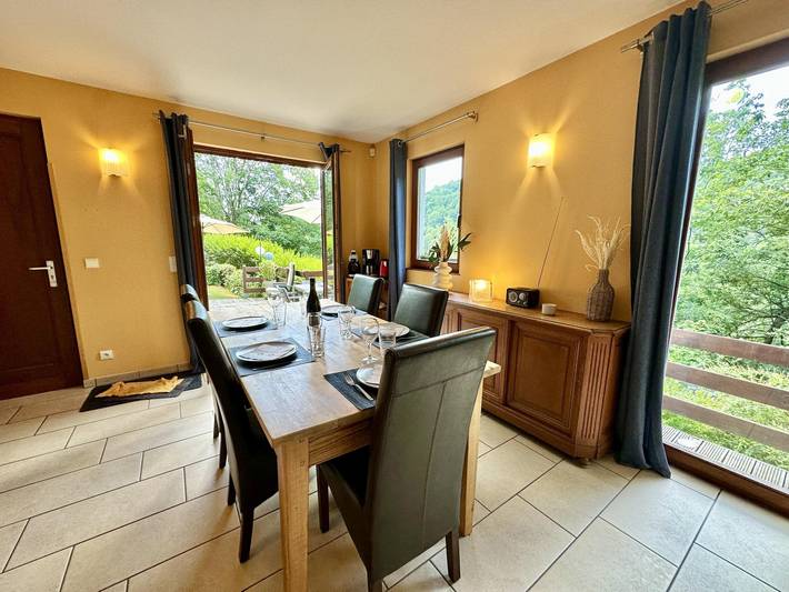 Ferienhaus mit einer Aussicht auf das Tal in Sougné-Remouchamps, Aywaille