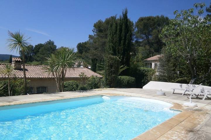 Belle propriété  sur les hauteurs avec piscine  prive couverte et découvert in Draguignan, Région de Draguignan