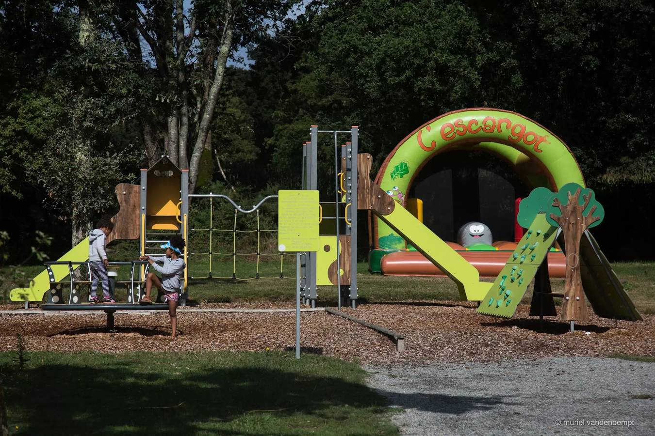 Mobil-home Confort - 32m² - 2 chambres 4 personnes in Ploemel, Côte des Mégalithes