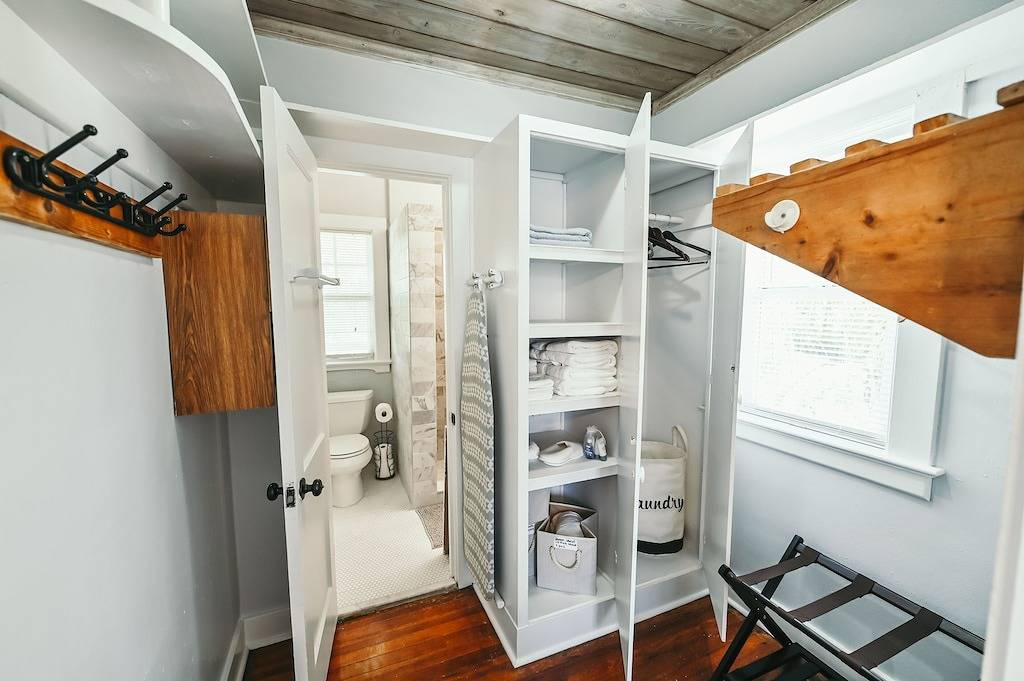 Ganze Wohnung, Pineapple Upper Deck Guesthouse Near Beaches/Shopping/Dining, Ballparks&Downtwn! in West Palm Beach, Palm Beach County