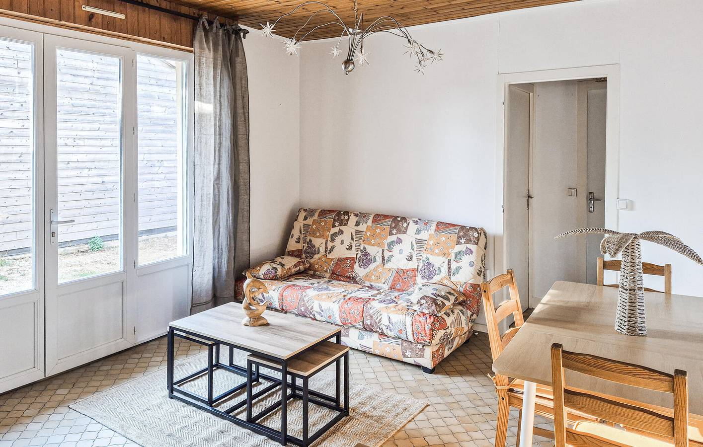 Encantador apartamento de 1 dormitorio: a 500 m de la playa, con wifi y aparcamiento incluidos in Vendays-Montalivet, Parque natural regional del Médoc