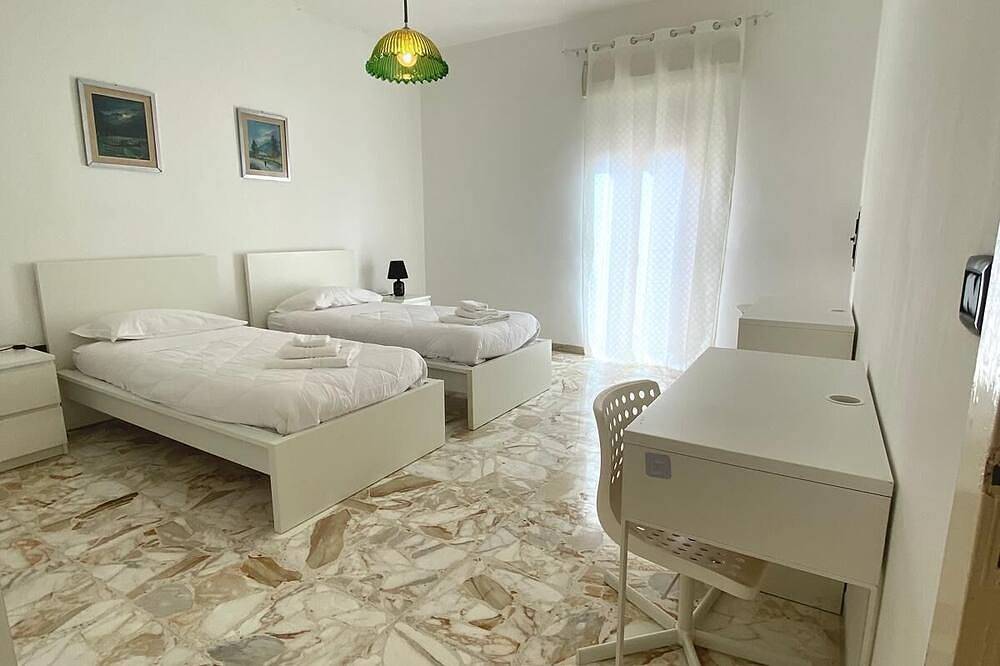 Julia house comfortable detached building in Regio de Calabria, Provincia de Reggio Calabria