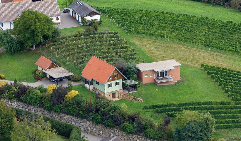 Ferienhaus für 6 Personen, mit Terrasse und Garten sowie Sauna und Ausblick in Fehring