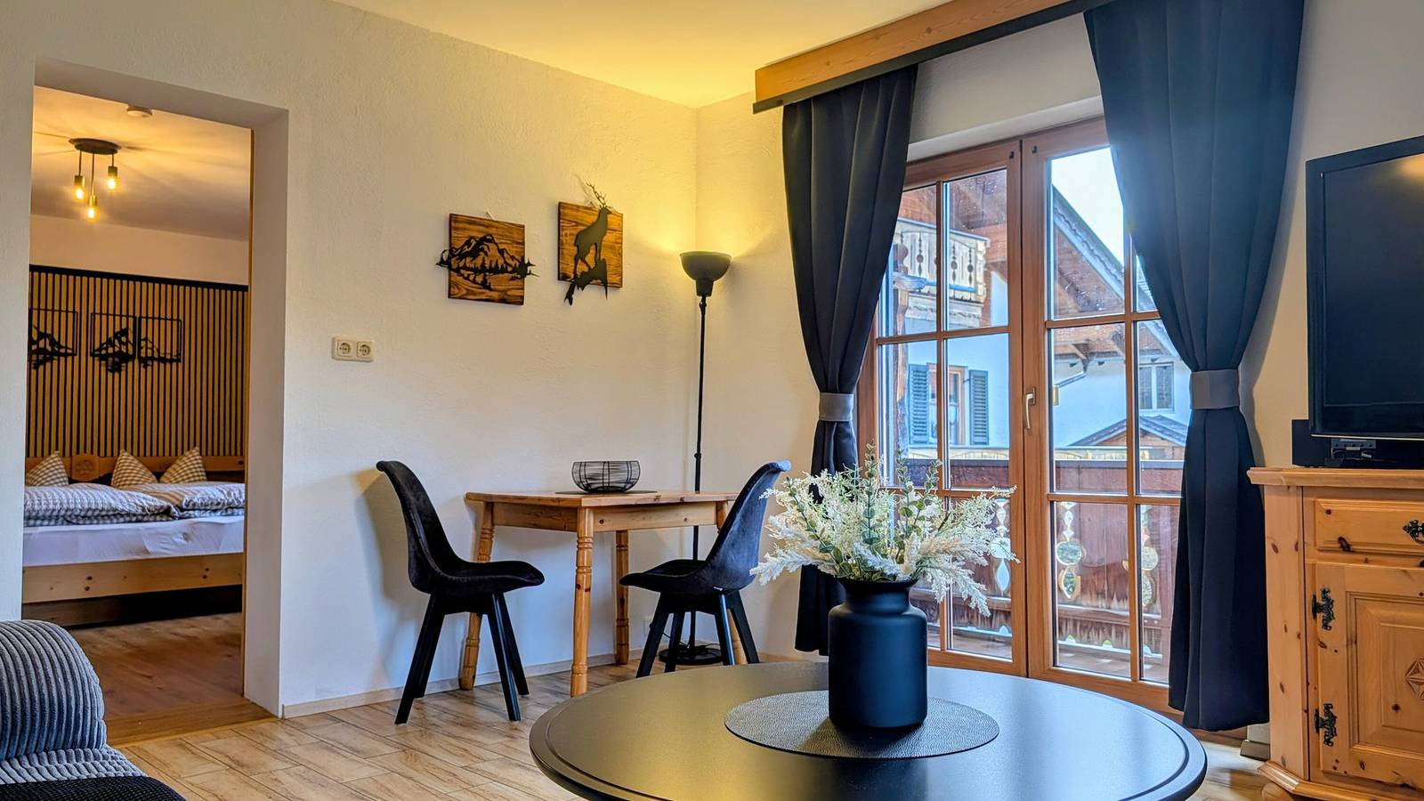 Entire apartment, Apartment 'Arnspitze' with Mountain View, Balcony and Wi-Fi in Mittenwald, Bavarian Alps