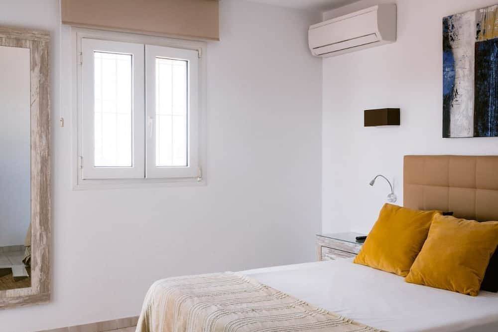 Villa Km2 is a 5 min drive from Playa den Bossa in Sant Jordi de ses Salines, Sant Josep de sa Talaia