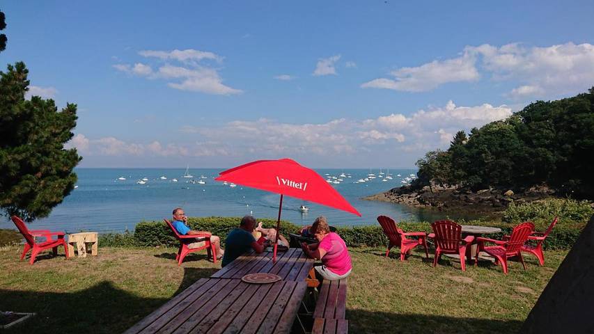 Location de vacances pour 2 personnes, avec terrasse et jardin dans Port Briac - 4