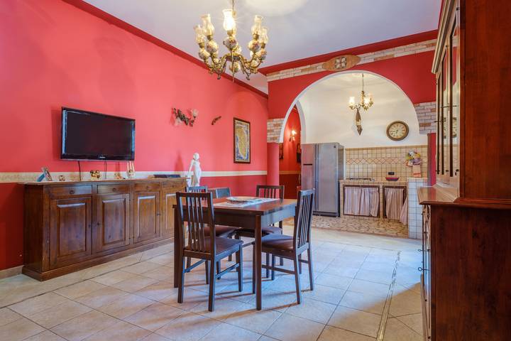 Huisdiervriendelijk vakantiehuis "Villa Chanel" met zwembad en terrassen in Monteroni di Lecce, Provincie Lecce