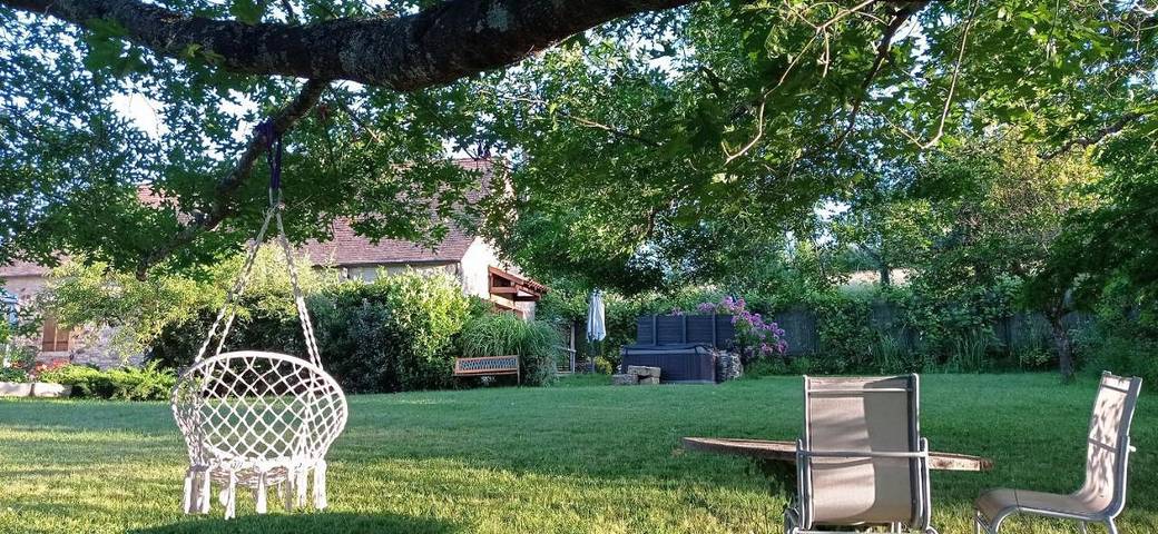 Location de vacances pour 4 personnes, avec jardin et jacuzzi, adapté aux familles à Frayssinet-le-Gélat - 2