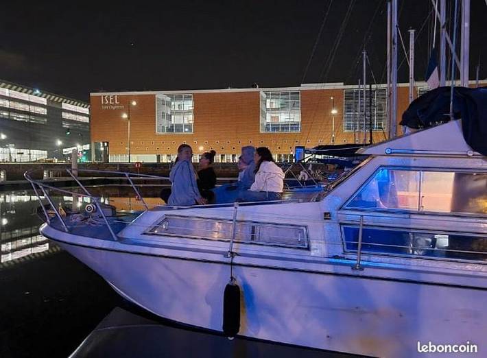 Bateau pour 4 personnes, avec terrasse, animaux acceptés en Normandie