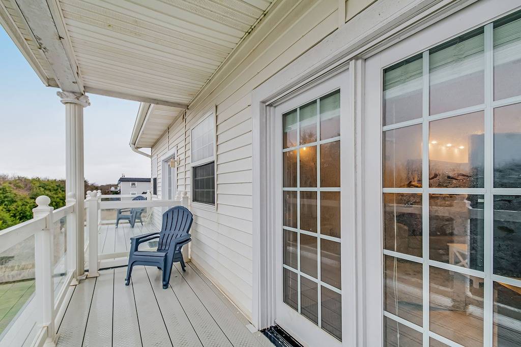 Ganze Wohnung, Hundefreundliche Ferienwohnung am Wasser mit Balkon und Blick auf den Innenhof - in Strandnähe! in Ocean Shores Beach, Ocean Shores