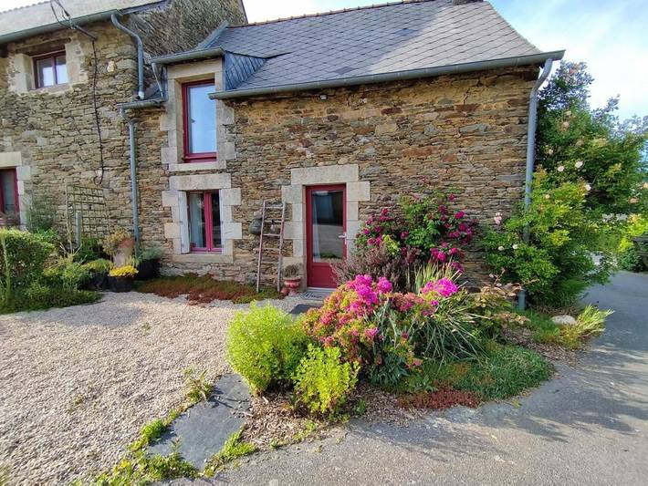 Chambre d’hôte pour 2 personnes, avec terrasse et piscine ainsi que jardin et vue dans le Morbihan - 2