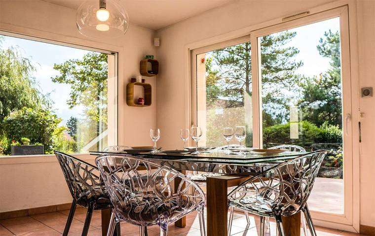 Location de vacances pour 8 personnes, avec piscine ainsi que jardin et vue à Meylan - 2