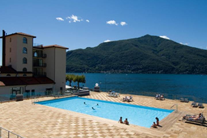 Appartamento vacanze per 5 persone, con piscina per bambini e vista lago nonché piscina e terrazza, adatto a famiglie con bambini - 1