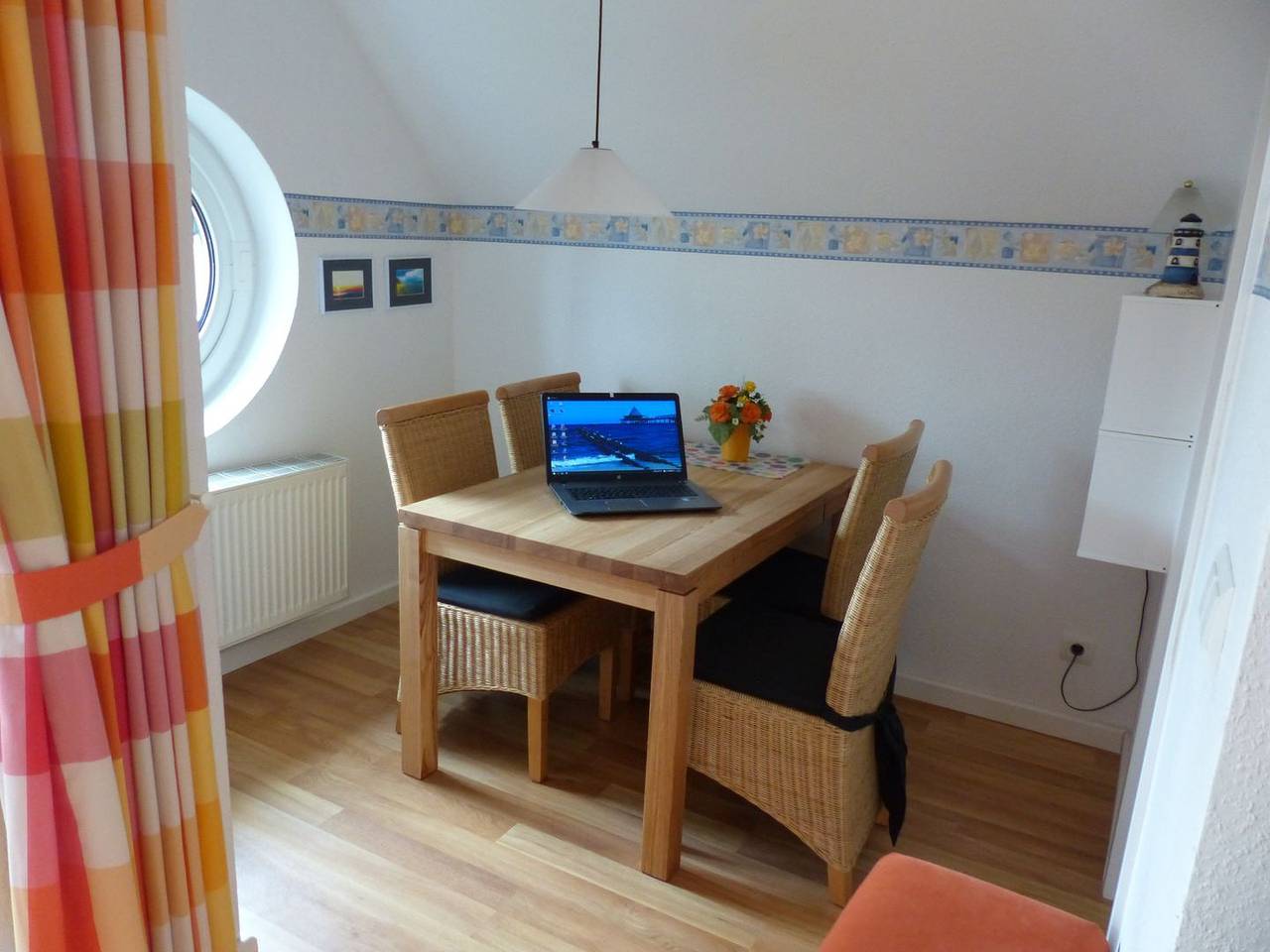 Apartamento entero, Traumhafte Ferienwohnung 50 m von der Seebrücke in Koserow, mit Wlan und Balkon in Ostseebad Koserow, Koserow