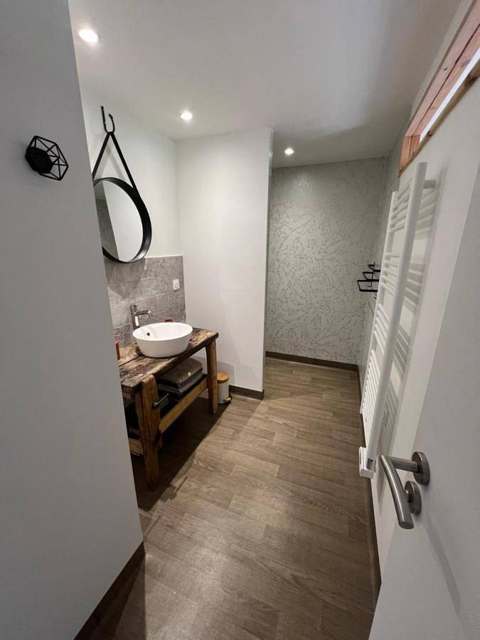 Location de vacances pour 6 personnes, avec vue et terrasse à Montfaucon-Montigné - 4