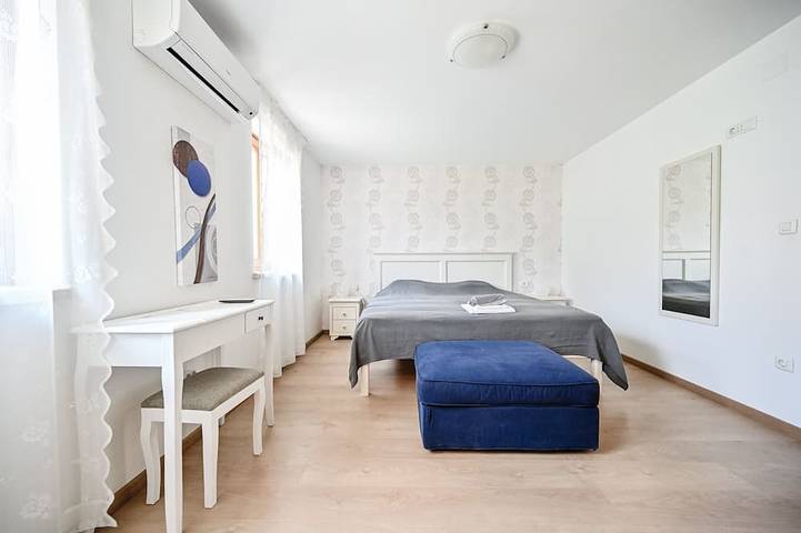 Familienferienhaus mit Schwimmbad, Sauna ˛& Spielzimmer in Istrien, pet friendly in Krnica, Marčana