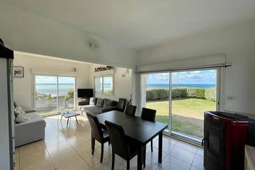 Location de vacances pour 8 personnes, avec jardin ainsi que piscine et terrasse dans Plage Du Mesnil Val Criel Sur Mer