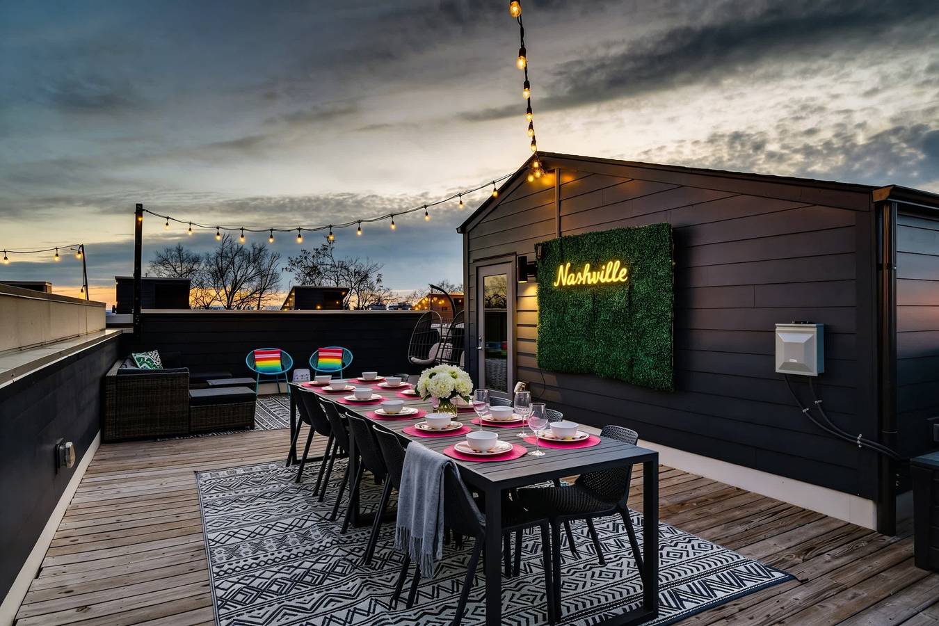 New Pink Howdy Oasis  13 Beds Rooftop View Parking in Nashville, Tennessee