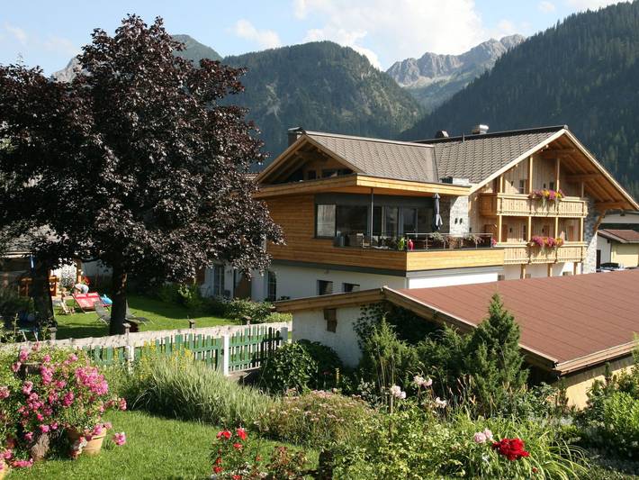 Das Edelweiss - Budget Zimmer Litnis in Grän, Allgäuer Alpen (Österreich)