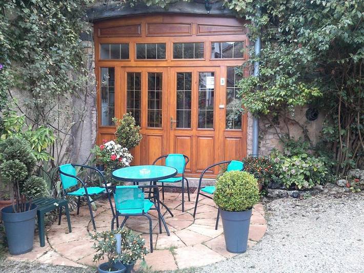 Ferienwohnung für 4 Personen, mit Terrasse und Garten sowie Ausblick in Doyenné de la Vallée du Doubs