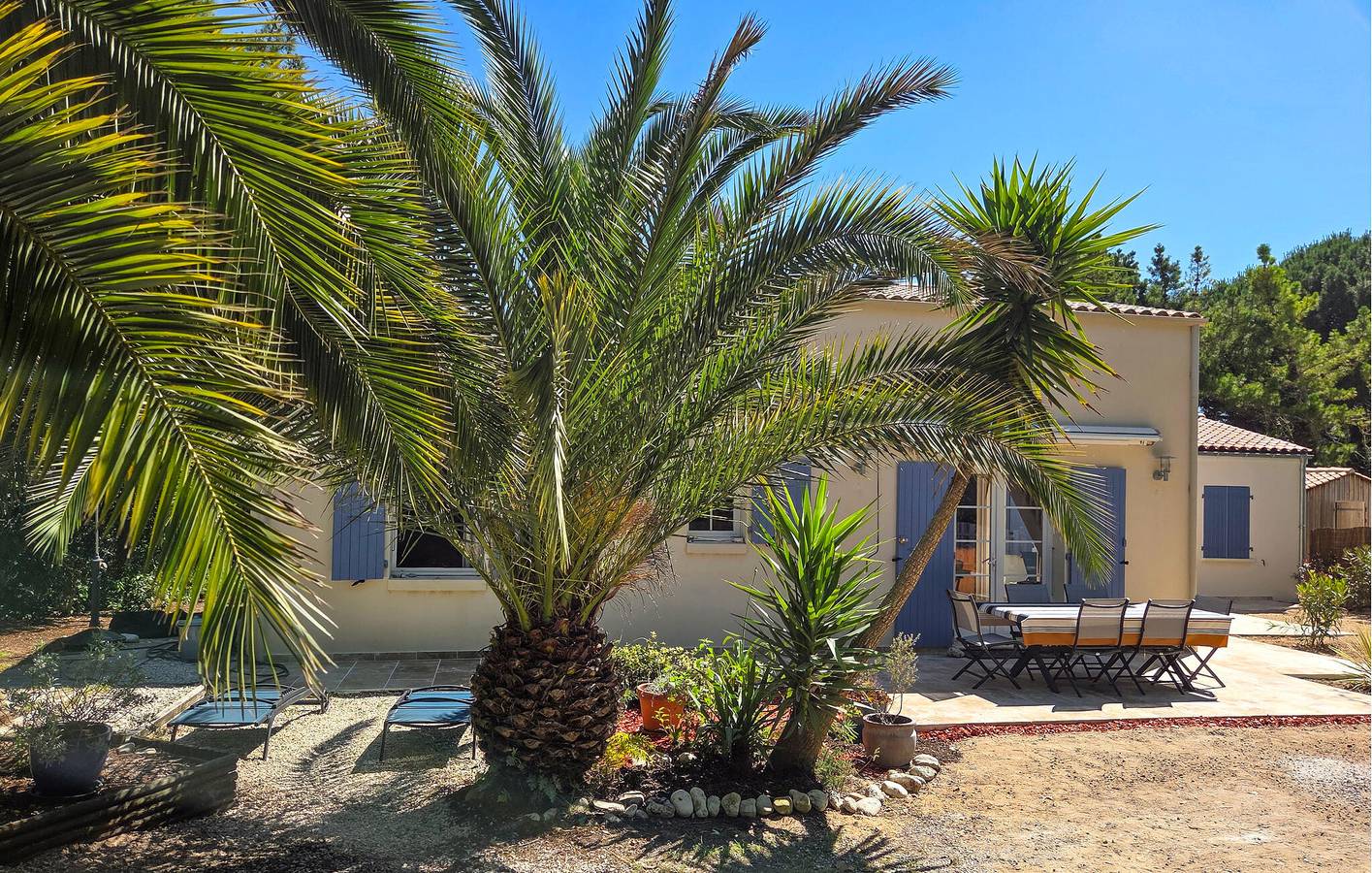 Charmantes 1BR Apt: Parkplatz, TV, Garten, 600m zum Plage de Chaucre in Saint-Georges-d'Oléron, Côte de Beauté