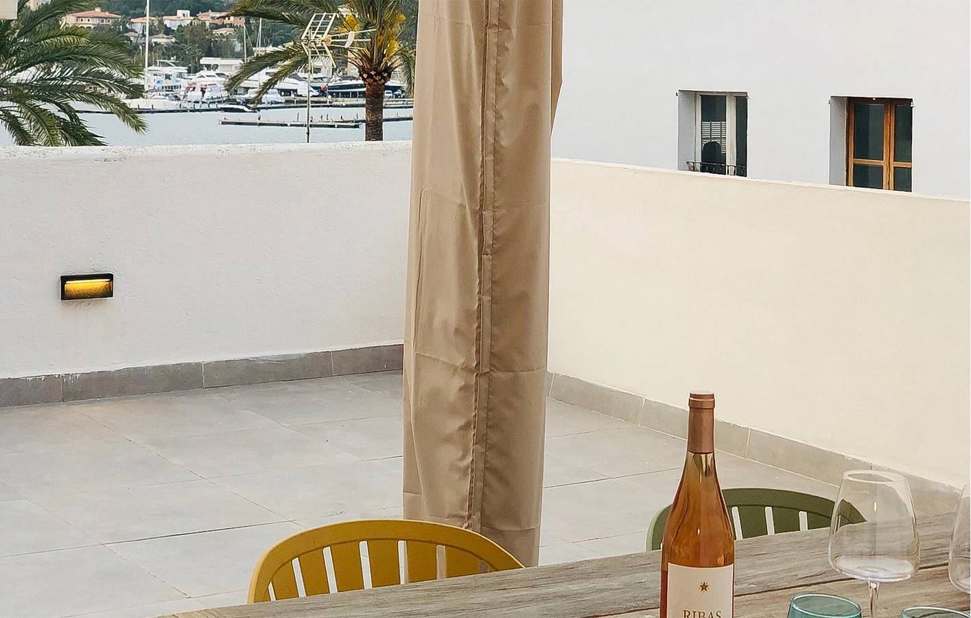 Apartamento vacacional entero, Apartamento de vacaciones para 2 personas con terraza in Puerto de Andrach, Andrach