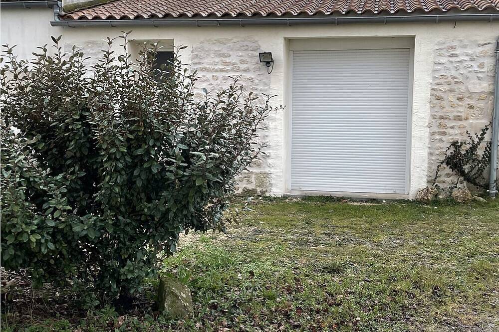 Ganze Wohnung, Studio 2-3 Personnes, au Calme, Économique. Une Petite Terrasse Très Agréable in Sainte-Gemme, Saintes und Umgebung