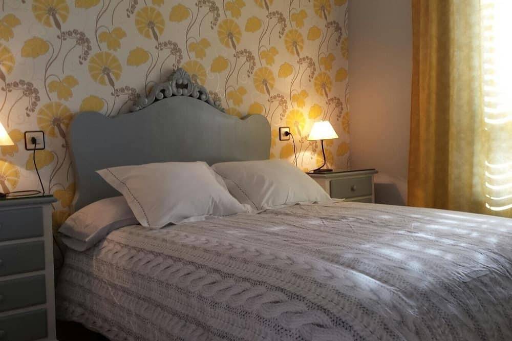 Quaint 3-bedroom cottage in Sanjuanejo in Ciudad Rodrigo, Salamanca Province