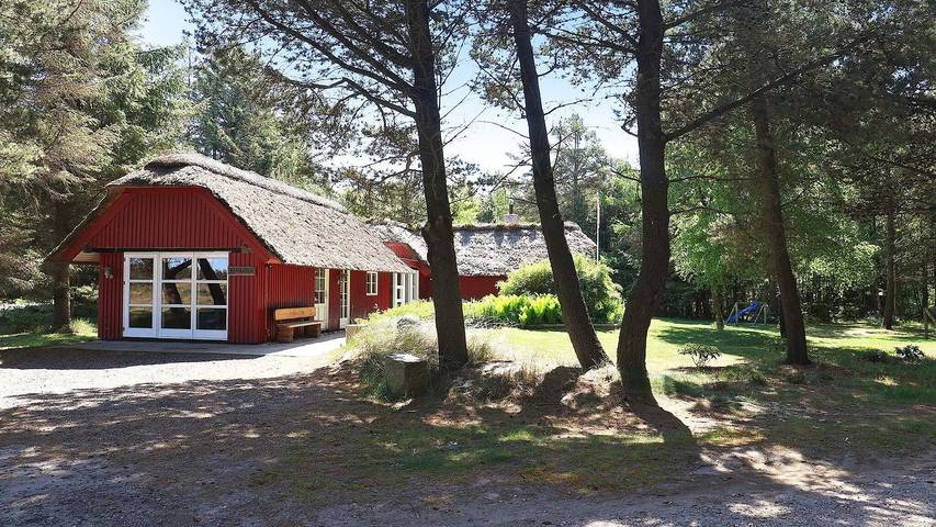 Ferieudlejning for 8 personer, med jacuzzi og terrasse i Blåvand