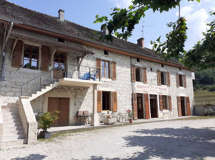 Gîte pour 4 personnes, avec terrasse et jardin, animaux acceptés dans l' Ain - 3